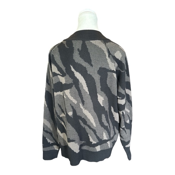 ATHLETA Jacquard Crew Sweater Pullover Merino Wool Sz L Camo Digi Casual - Picture 6 of 9